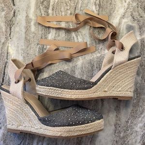 Studded ankle wrap wedges 💥